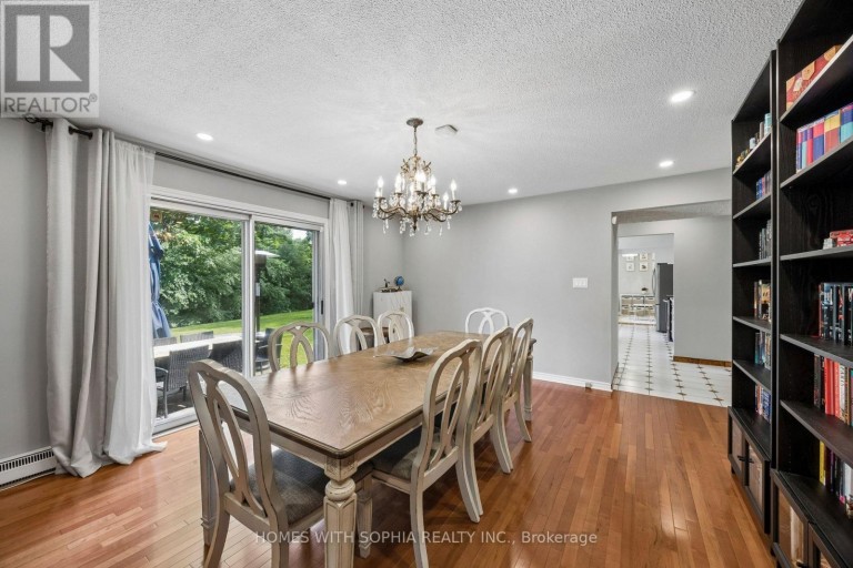 34 RUSTYWOOD DRIVE, Toronto (Parkwoods-Donalda), Ontario, M3A1R8