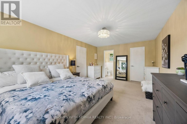 34 RUSTYWOOD DRIVE, Toronto (Parkwoods-Donalda), Ontario, M3A1R8