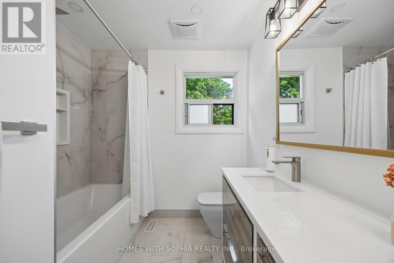 34 RUSTYWOOD DRIVE, Toronto (Parkwoods-Donalda), Ontario, M3A1R8