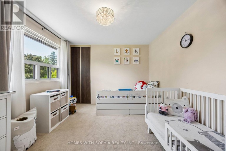 34 RUSTYWOOD DRIVE, Toronto (Parkwoods-Donalda), Ontario, M3A1R8