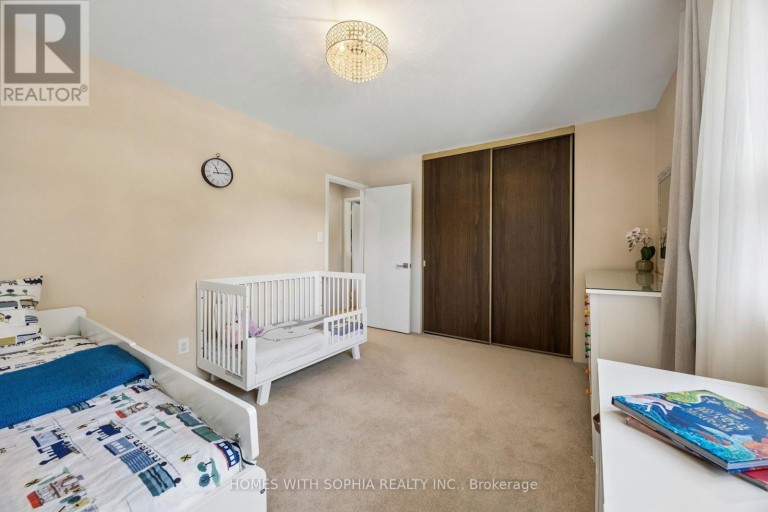 34 RUSTYWOOD DRIVE, Toronto (Parkwoods-Donalda), Ontario, M3A1R8