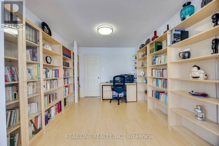 71 STOCK AVENUE, Toronto (Islington-City Centre West), Ontario, M8Z5C5