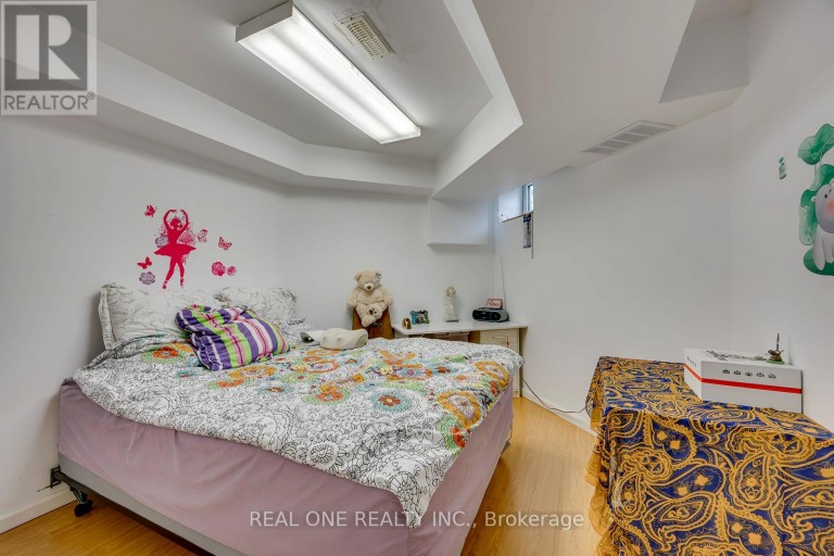 71 STOCK AVENUE, Toronto (Islington-City Centre West), Ontario, M8Z5C5