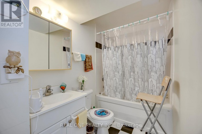 71 STOCK AVENUE, Toronto (Islington-City Centre West), Ontario, M8Z5C5