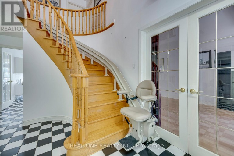 71 STOCK AVENUE, Toronto (Islington-City Centre West), Ontario, M8Z5C5