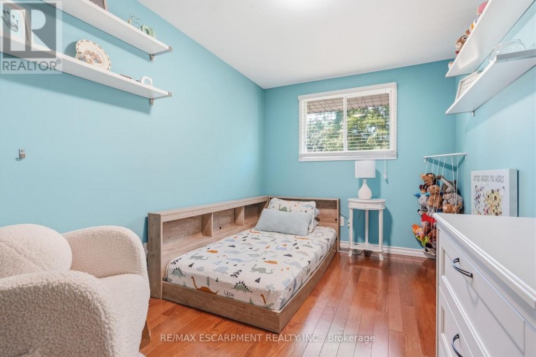 3 GLENGROVE AVENUE, Grimsby (Grimsby Beach), Ontario, L3M4L6