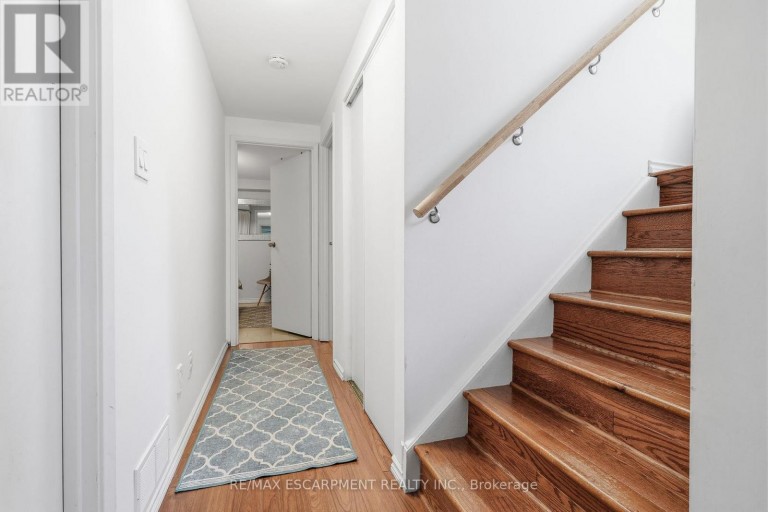 3 GLENGROVE AVENUE, Grimsby (Grimsby Beach), Ontario, L3M4L6