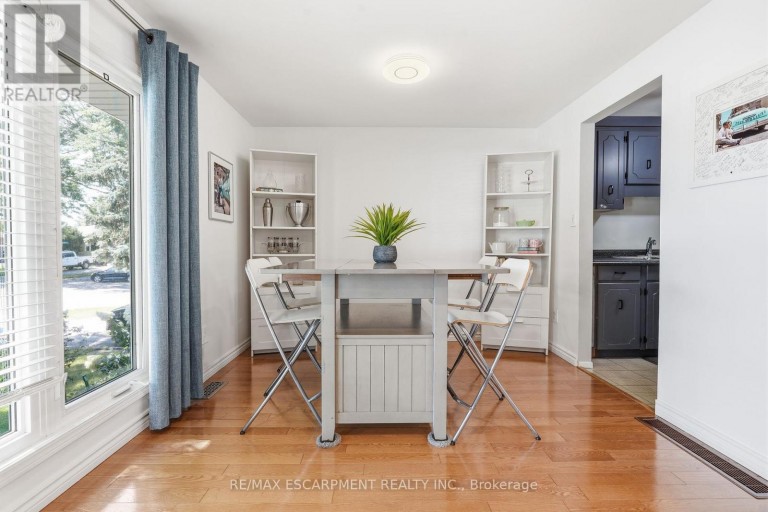 3 GLENGROVE AVENUE, Grimsby (Grimsby Beach), Ontario, L3M4L6