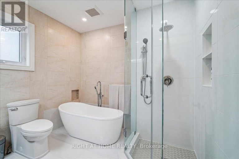 2090 STONEHOUSE CRESCENT, Mississauga (Sheridan), Ontario, L5H3J1
