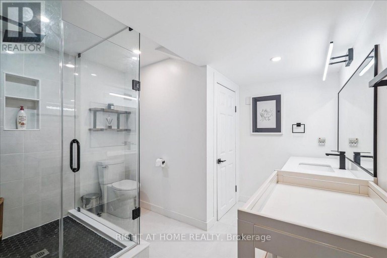 2090 STONEHOUSE CRESCENT, Mississauga (Sheridan), Ontario, L5H3J1