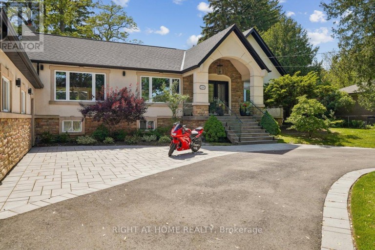 2090 STONEHOUSE CRESCENT, Mississauga (Sheridan), Ontario, L5H3J1