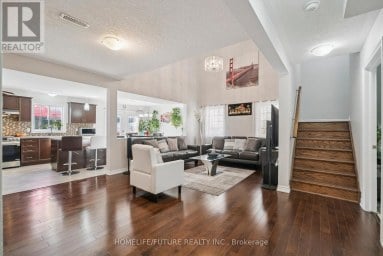 2048 MCNEIL STREET Innisfil (Alcona) Ontario photo 5