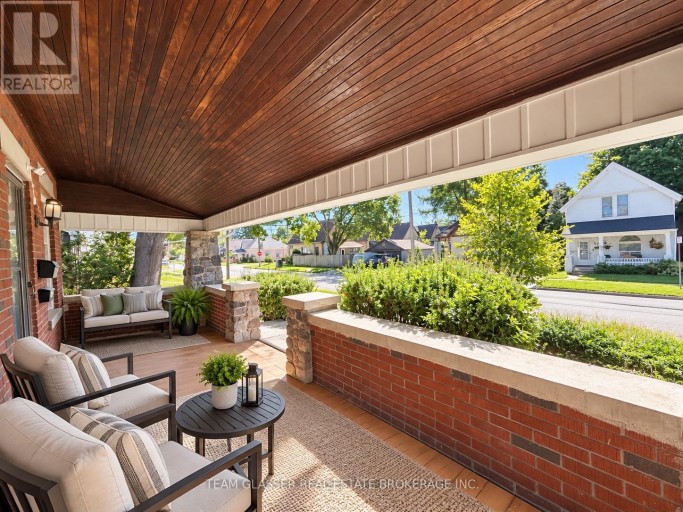 UPPER - 884 TRAFALGAR STREET, London East (East L), Ontario, N5Z1E8