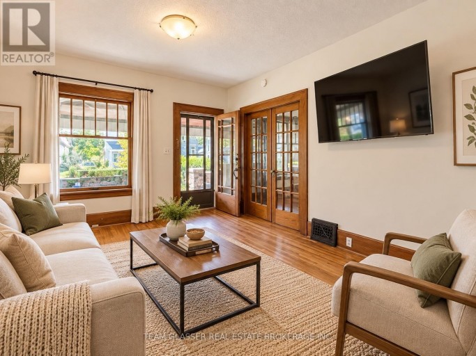 UPPER - 884 TRAFALGAR STREET, London East (East L), Ontario, N5Z1E8