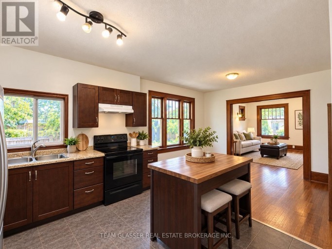UPPER - 884 TRAFALGAR STREET, London East (East L), Ontario, N5Z1E8