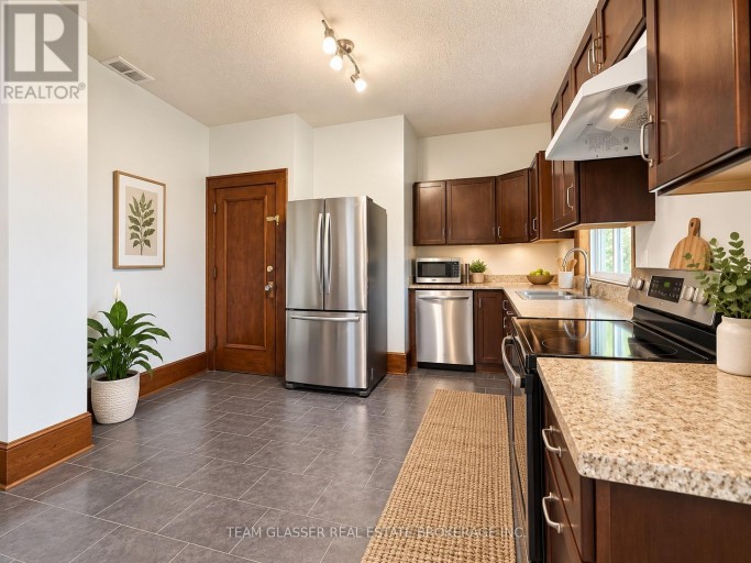 UPPER - 884 TRAFALGAR STREET, London East (East L), Ontario, N5Z1E8