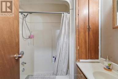 103 JAMES ST STREET Central Huron (Clinton) Ontario photo 14