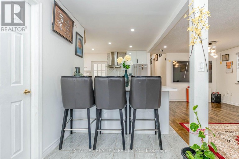 80 ADDINGTON CRESCENT, Brampton (Avondale), Ontario, L6T2R3