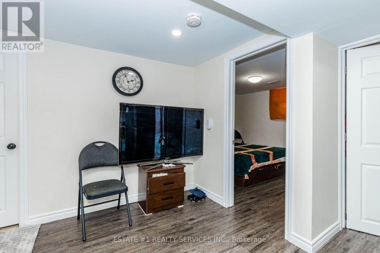 80 ADDINGTON CRESCENT, Brampton (Avondale), Ontario, L6T2R3