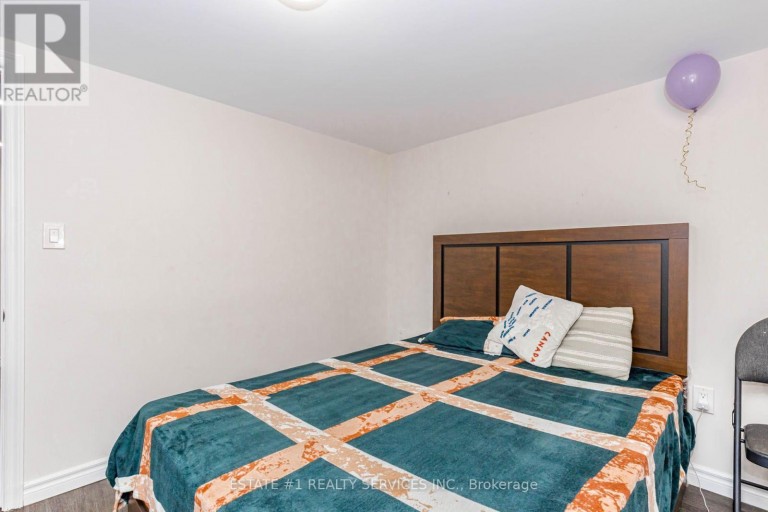 80 ADDINGTON CRESCENT, Brampton (Avondale), Ontario, L6T2R3