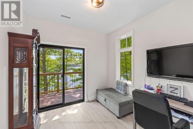 1005 MACDONALD LANE, Frontenac (Frontenac South) Ontario