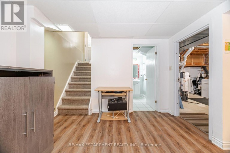 178 ATHENIA DRIVE, Hamilton (Stoney Creek), Ontario, L8J1V8