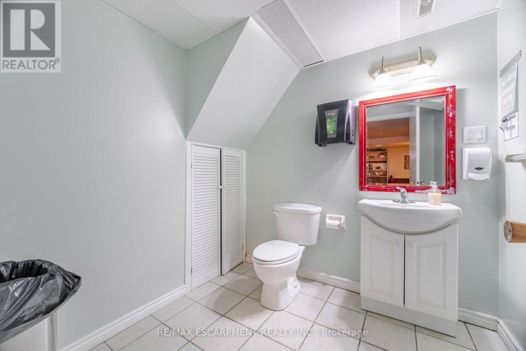 178 ATHENIA DRIVE, Hamilton (Stoney Creek), Ontario, L8J1V8
