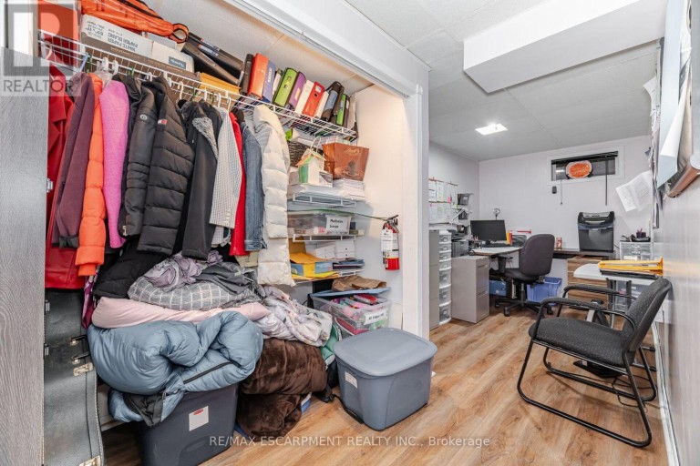 178 ATHENIA DRIVE, Hamilton (Stoney Creek), Ontario, L8J1V8