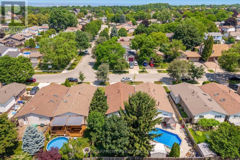 178 ATHENIA DRIVE, Hamilton (Stoney Creek), Ontario, L8J1V8