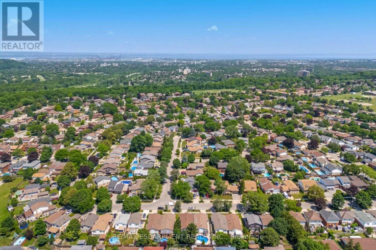 178 ATHENIA DRIVE, Hamilton (Stoney Creek), Ontario, L8J1V8
