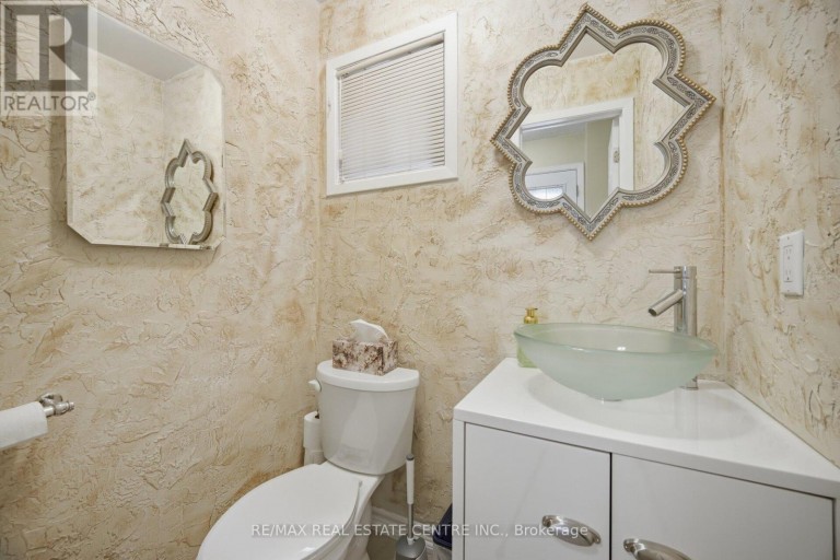 11 SHERINGHAM STREET, Brampton (Heart Lake West), Ontario, L6Z2P5