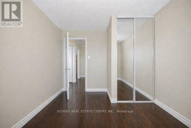 11 SHERINGHAM STREET, Brampton (Heart Lake West), Ontario, L6Z2P5