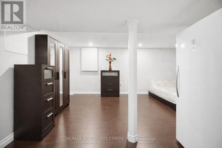 11 SHERINGHAM STREET, Brampton (Heart Lake West), Ontario, L6Z2P5