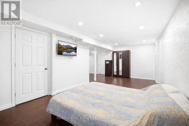 11 SHERINGHAM STREET, Brampton (Heart Lake West), Ontario, L6Z2P5