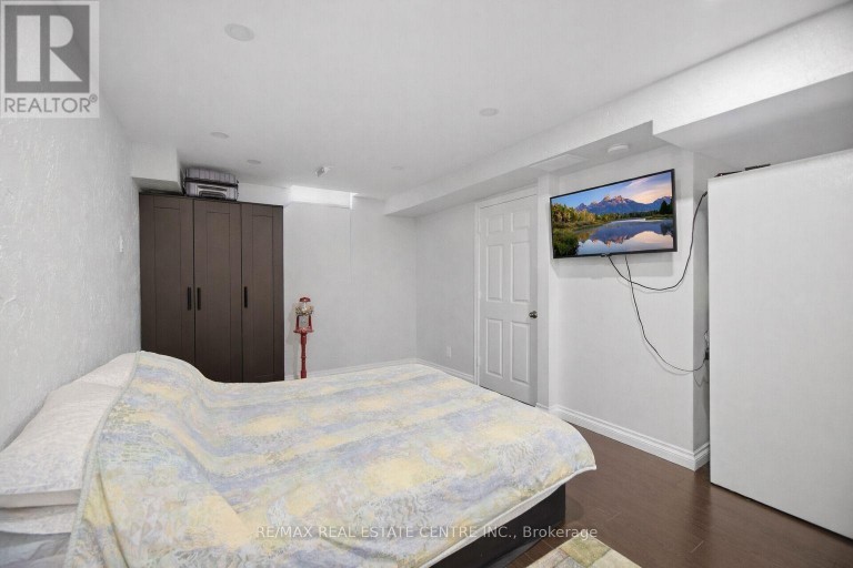 11 SHERINGHAM STREET, Brampton (Heart Lake West), Ontario, L6Z2P5