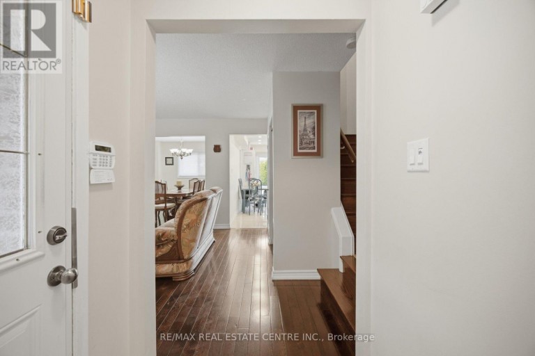 11 SHERINGHAM STREET, Brampton (Heart Lake West), Ontario, L6Z2P5