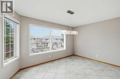 22 Lincoln Green SW Calgary Alberta photo 10