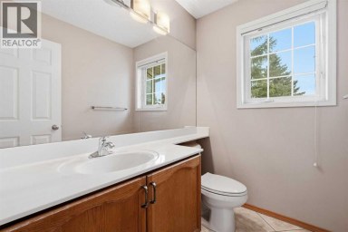 22 Lincoln Green SW Calgary Alberta photo 11
