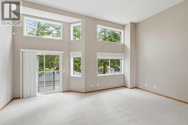 22 Lincoln Green SW Calgary Alberta photo 2