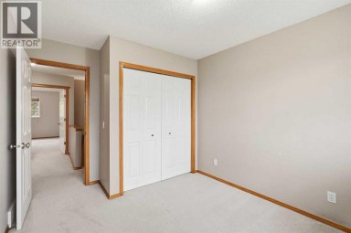 22 Lincoln Green SW Calgary Alberta photo 20