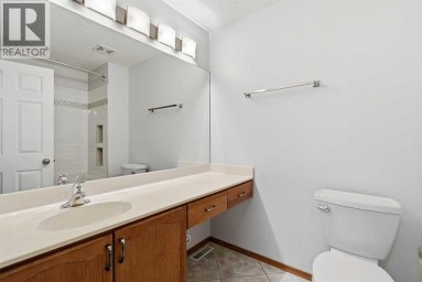 22 Lincoln Green SW Calgary Alberta photo 22