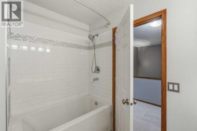 22 Lincoln Green SW Calgary Alberta photo 23