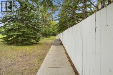 22 Lincoln Green SW Calgary Alberta photo 35