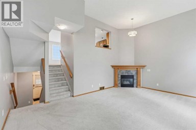 22 Lincoln Green SW Calgary Alberta photo 4