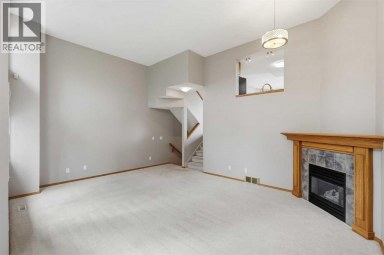 22 Lincoln Green SW Calgary Alberta photo 5