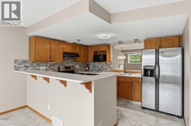 22 Lincoln Green SW Calgary Alberta photo 7