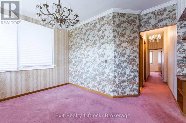 843 LOGAN AVENUE, Toronto (North Riverdale), Ontario, M4K3E2