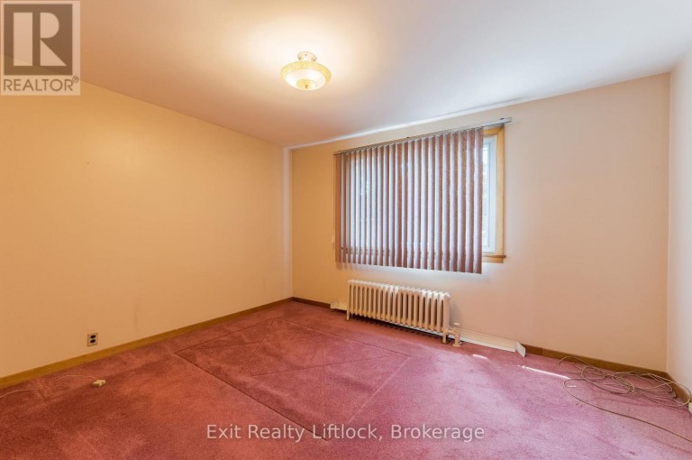 843 LOGAN AVENUE, Toronto (North Riverdale), Ontario, M4K3E2
