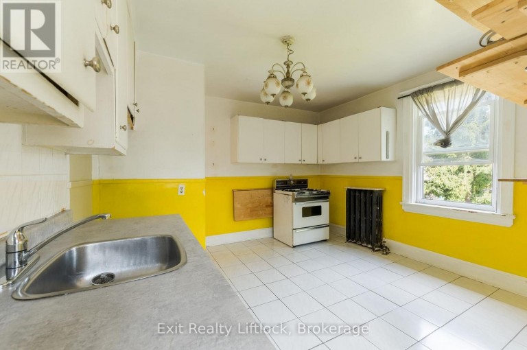 843 LOGAN AVENUE, Toronto (North Riverdale), Ontario, M4K3E2