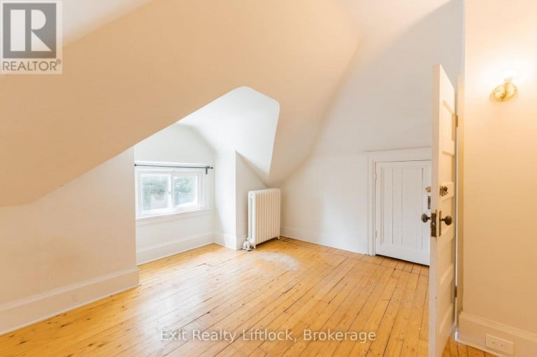 843 LOGAN AVENUE, Toronto (North Riverdale), Ontario, M4K3E2